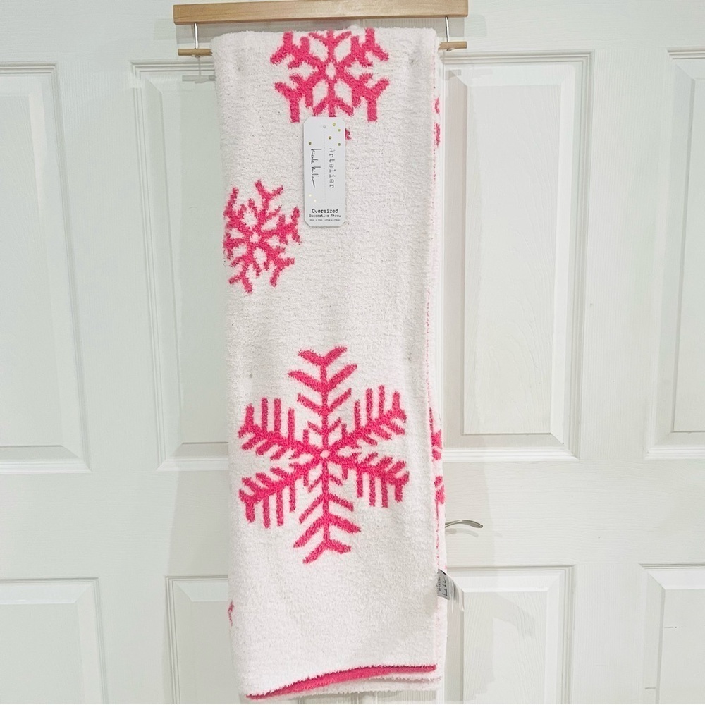 HTF Viral Nicole Miller Holiday Snowflake Oversized Throw Blanket